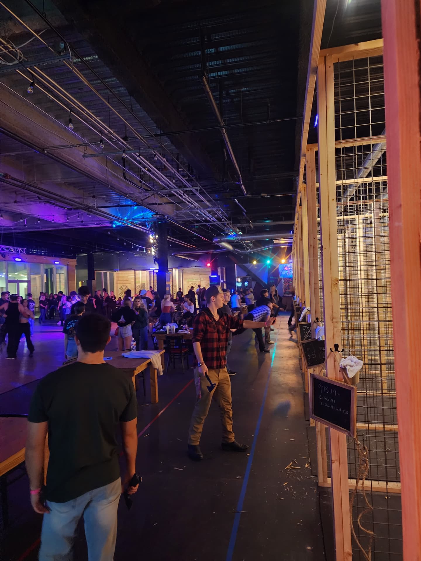 Dubs axe throwing lanes